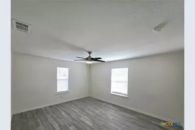 907 E 3rd Street #B, Lampasas, TX 76550 - Photo 26