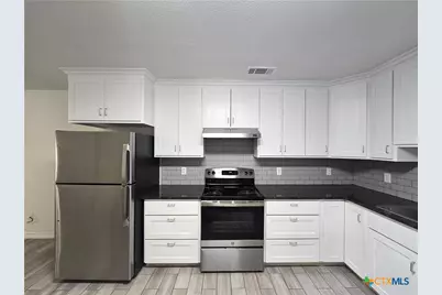 907 E 3rd Street #B, Lampasas, TX 76550 - Photo 8