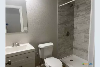 661 W Austin Street #P, Luling, TX 78648 - Photo 6