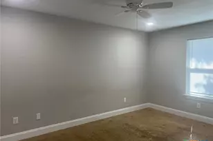 661 W Austin St, Luling, TX 78648 - Photo 8