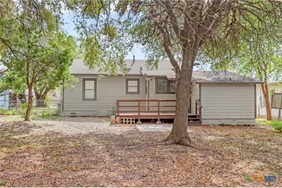 960 E Mountain Street, Seguin, TX 78155 - Photo 28