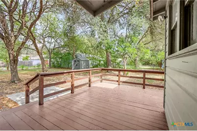 960 E Mountain Street, Seguin, TX 78155 - Photo 24
