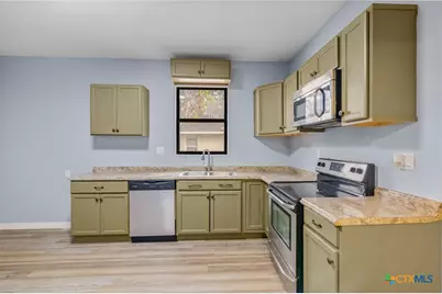 406 Hubbard Street, Yoakum, TX 77995 - Photo 12