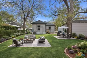 406 Hubbard St, Yoakum, TX 77995 - Photo 30