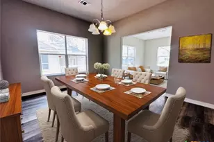 406 Hubbard St, Yoakum, TX 77995 - Photo 10