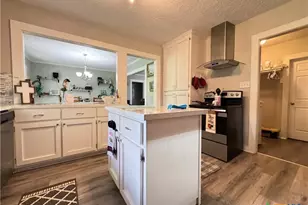 1308 E Park Ave, Victoria, TX 77901 - Photo 10