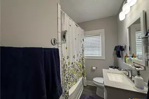 1308 E Park Ave, Victoria, TX 77901 - Photo 16