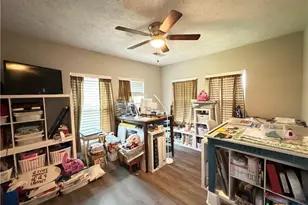 1308 E Park Ave, Victoria, TX 77901 - Photo 18