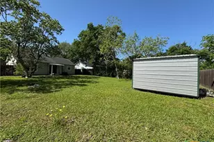 1308 E Park Ave, Victoria, TX 77901 - Photo 22