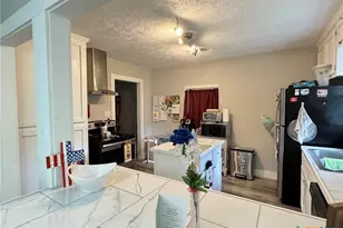 1308 E Park Ave, Victoria, TX 77901 - Photo 8