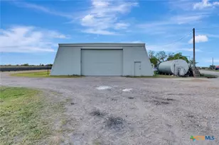 5629 US-59, Edna, TX 77957 - Photo 24