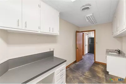 5629 Us-59, Edna, TX 77957 - Photo 32