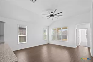 103 Dripping Spring, Victoria, TX 77904 - Photo 4