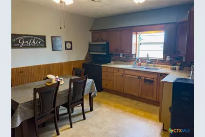 1296 Brownson Road, Victoria, TX 77905 - Photo 6