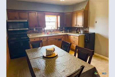 1296 Brownson Road, Victoria, TX 77905 - Photo 8