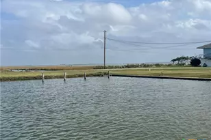 219 Bayshore Dr, Palacios, TX 77465 - Photo 6