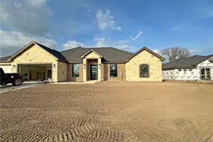 818 Eagle Hts Dr, Salado, TX 76571 - Photo 2