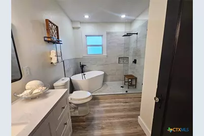 624 S Austin Street, Seguin, TX 78155 - Photo 28