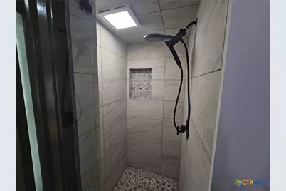 624 S Austin Street, Seguin, TX 78155 - Photo 22