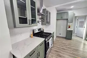 624 S Austin St, Seguin, TX 78155 - Photo 12