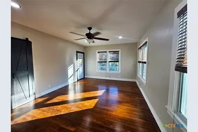 624 S Austin Street, Seguin, TX 78155 - Photo 20