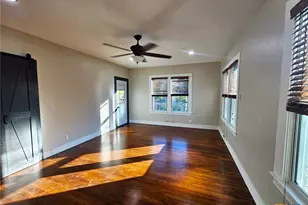 624 S Austin St, Seguin, TX 78155 - Photo 20