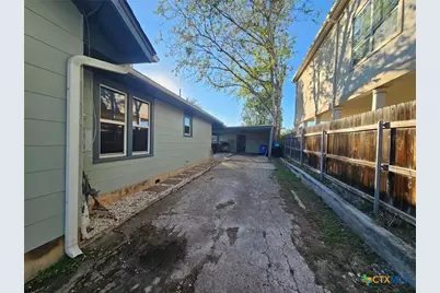 624 S Austin Street, Seguin, TX 78155 - Photo 36