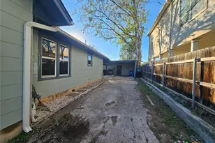 624 S Austin St, Seguin, TX 78155 - Photo 36