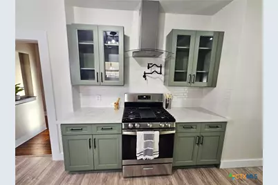 624 S Austin Street, Seguin, TX 78155 - Photo 16