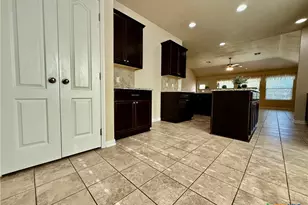 237 Cobble Stone Ct, Victoria, TX 77904 - Photo 8