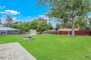 137 Lullwood Dr, New Braunfels, TX 78130 - Photo 6