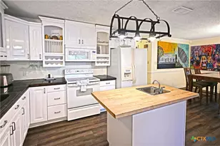 1683 Kuehler Ave, New Braunfels, TX 78130 - Photo 10