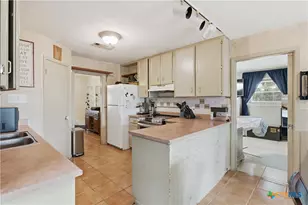 384 Waterway Pass, New Braunfels, TX 78130 - Photo 10