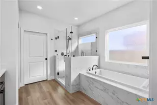 103 Beacon Ln, Victoria, TX 77904 - Photo 14