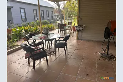 402 E Ireland, Seguin, TX 78155 - Photo 12