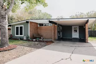 801 Fern Ln, Victoria, TX 77904 - Photo 2