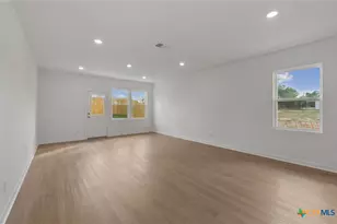 1545 Sky Vis Dr, Belton, TX 76513 - Photo 8