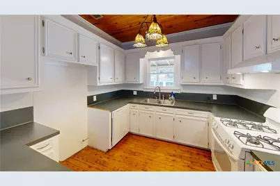 859 Refugio Highway, Victoria, TX 77905 - Photo 10