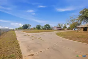 1720 Lower Mission Valley Rd, Victoria, TX 77905 - Photo 30