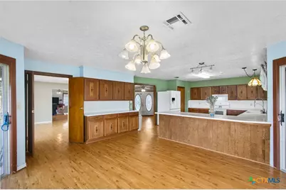 1720 Lower Mission Valley Road, Victoria, TX 77905 - Photo 10