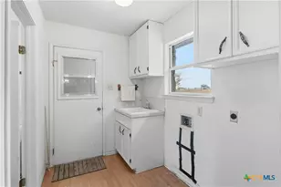 9325 Fm 1339, Martindale, TX 78655 - Photo 18