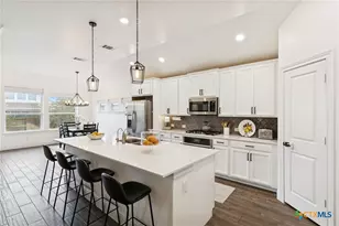 390 Nightshade Trl, New Braunfels, TX 78132 - Photo 14