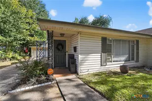 2850 Lakeview Cir, Beaumont, TX 77703 - Photo 2