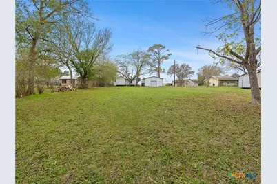 107 Mulberry Street, Hallettsville, TX 77964 - Photo 22