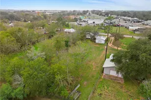 107 Mulberry St, Hallettsville, TX 77964 - Photo 30