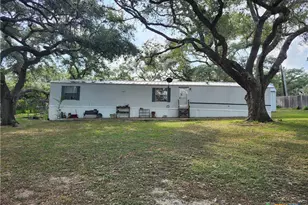 96 Reeves Ranch Rd, Victoria, TX 77905 - Photo 2