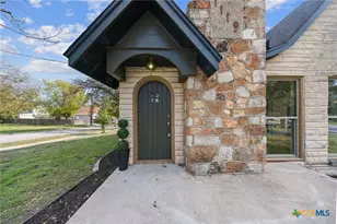 1119 N 1st St, Temple, TX 76501 - Photo 2