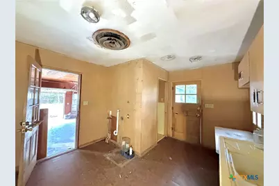 615 Locke Street, Woodsboro, TX 78393 - Photo 10