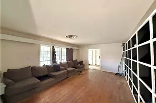 615 Locke St, Woodsboro, TX 78393 - Photo 6