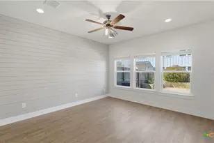 223 Sapphire, New Braunfels, TX 78130 - Photo 18